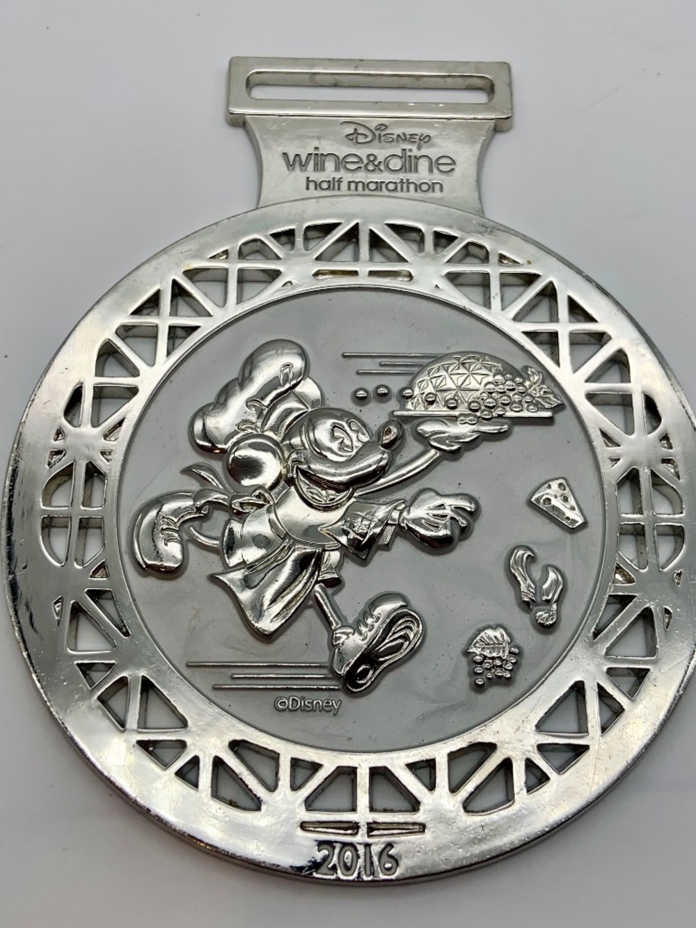 Disney Walt Disney World Mickey Mouse Wine & Dine Half Marathon 2016 Medal